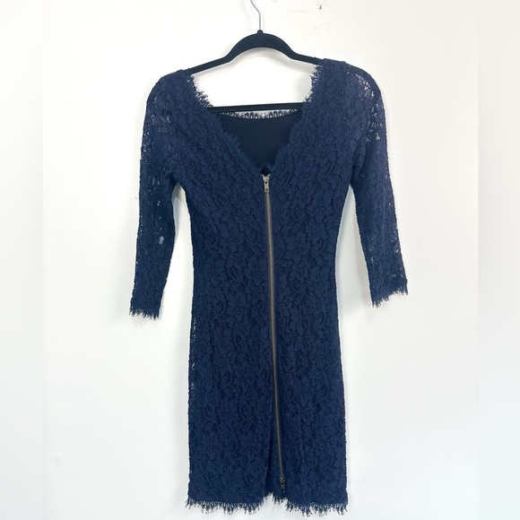 Diane von Furstenberg Zarita Lace Dress in Navy Sz 2 - Picture 3 of 14